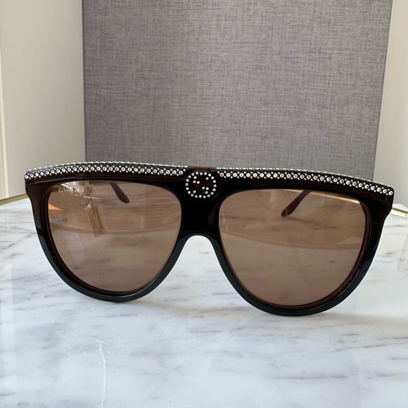 New! Authentic Gucci Crystal frame sunglasses - Picture 4 of 12